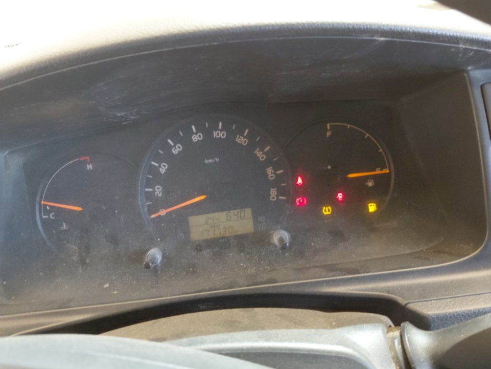 Toyota Hiace Van اساسي 2018 image