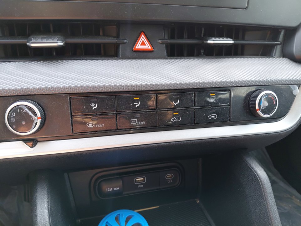 KIA Sportage LX 4WD 2023 image