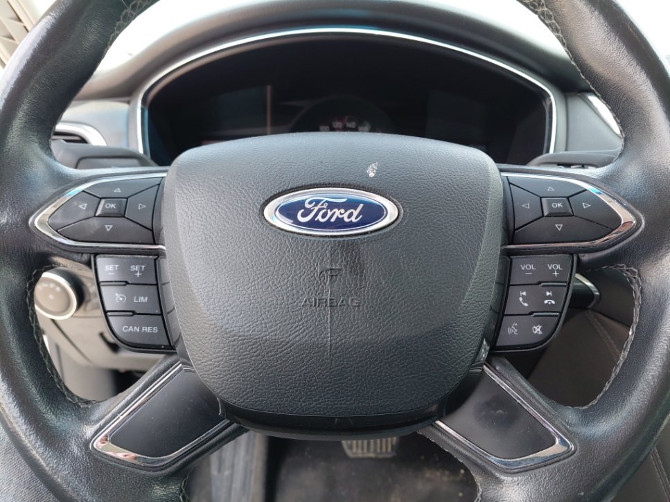 Ford Taurus  2022 image