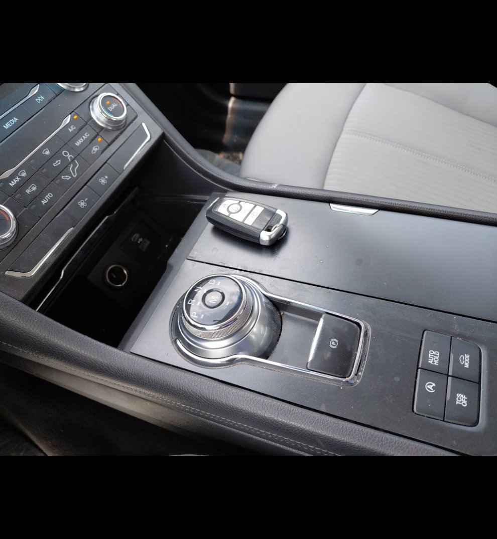 Ford Taurus  2022 image