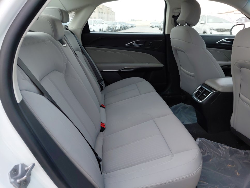 Ford Taurus  2022 image