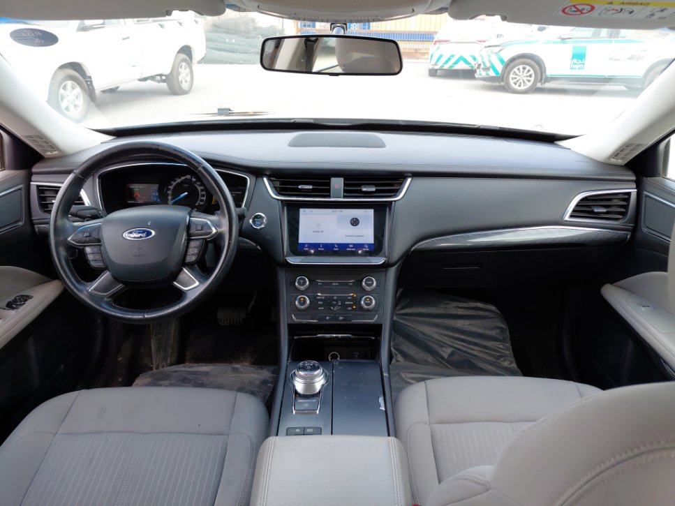 Ford Taurus  2022 image