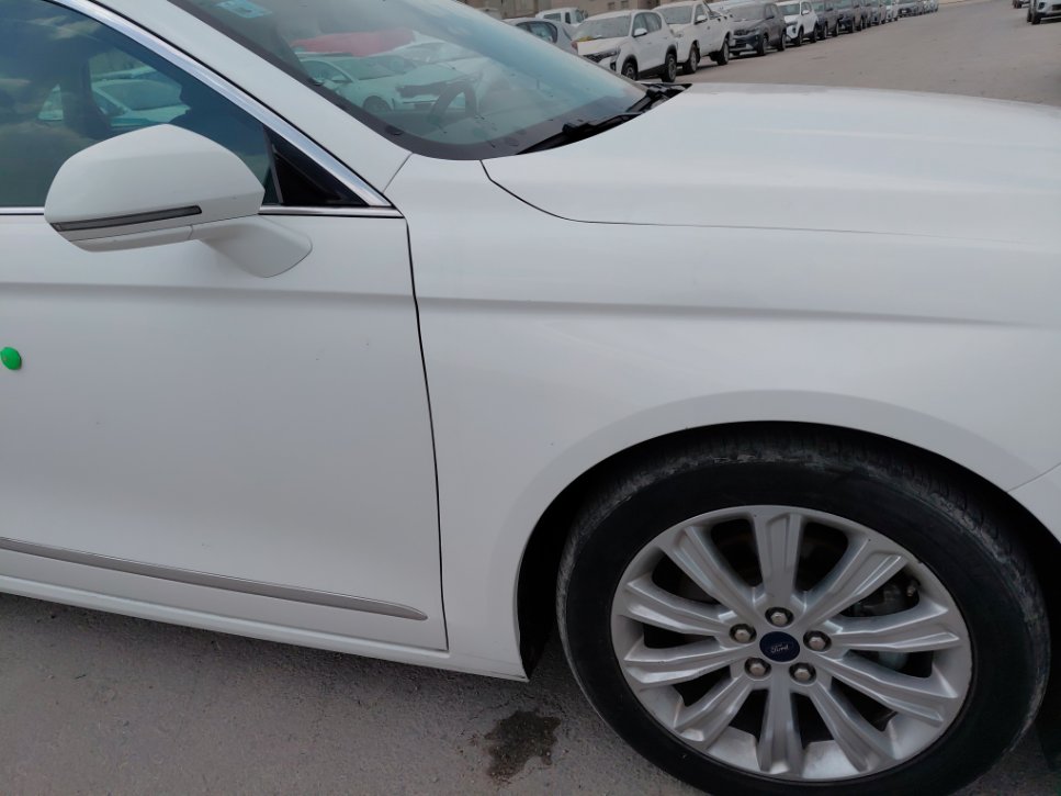 Ford Taurus  2022 image