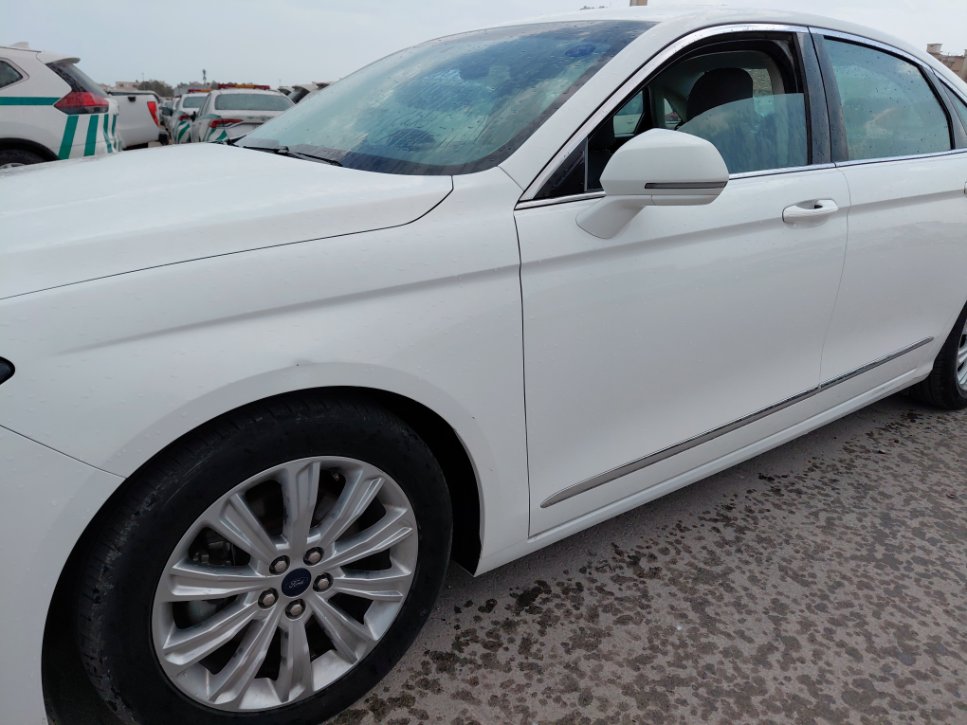 Ford Taurus  2022 image