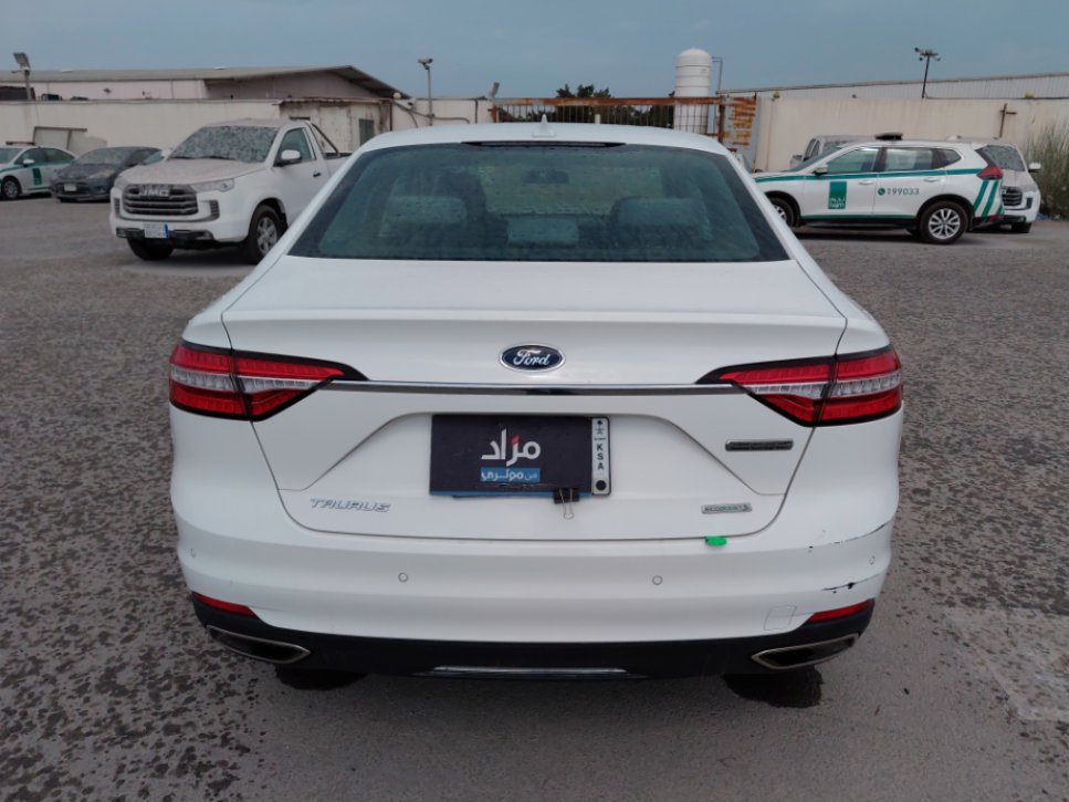 Ford Taurus  2022 image