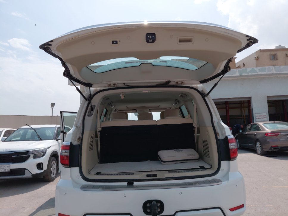 Nissan Patrol بلاتينيوم 2021 image