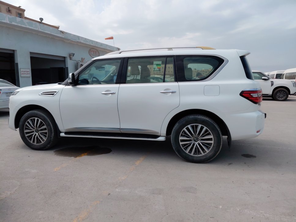 Nissan Patrol بلاتينيوم 2021 image