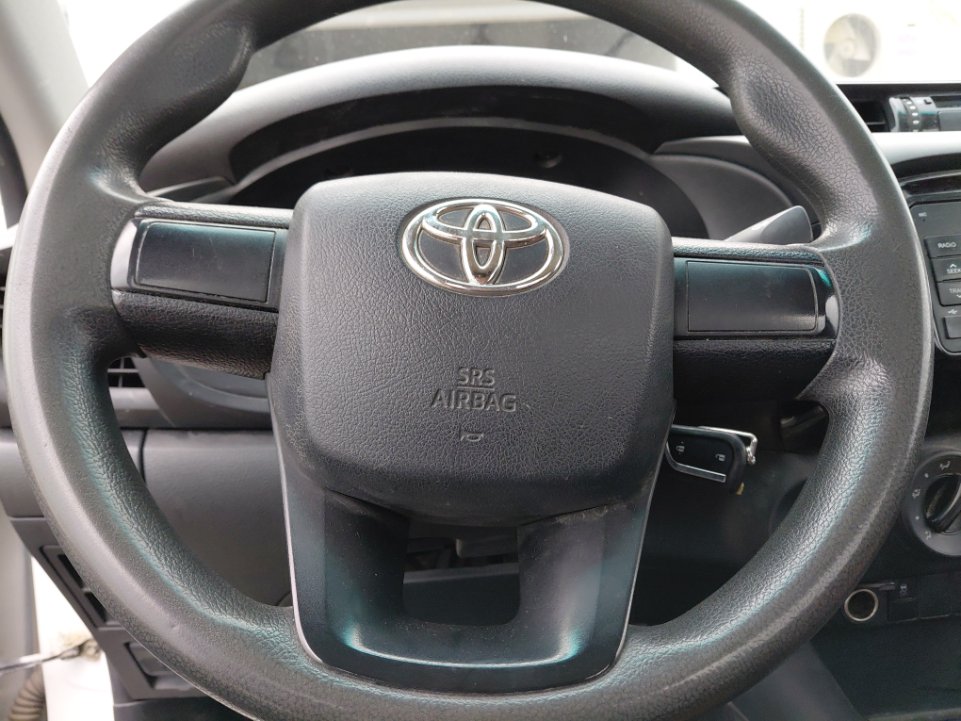 Toyota Hilux  2021 image