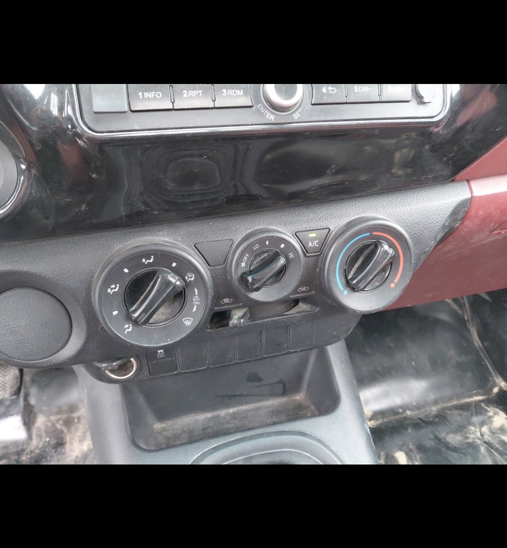 Toyota Hilux  2021 image