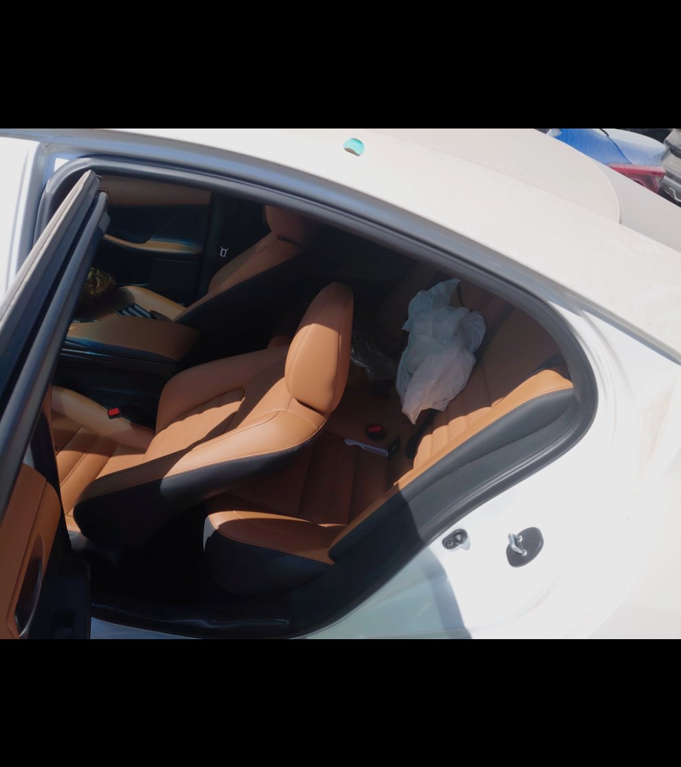 لكزس IS  2024 image