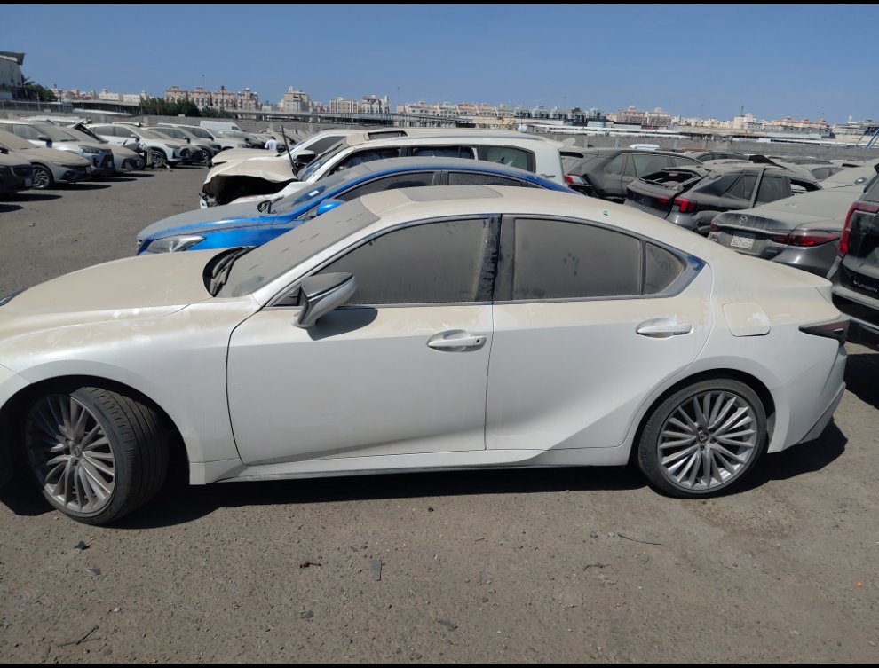 لكزس IS  2024 image