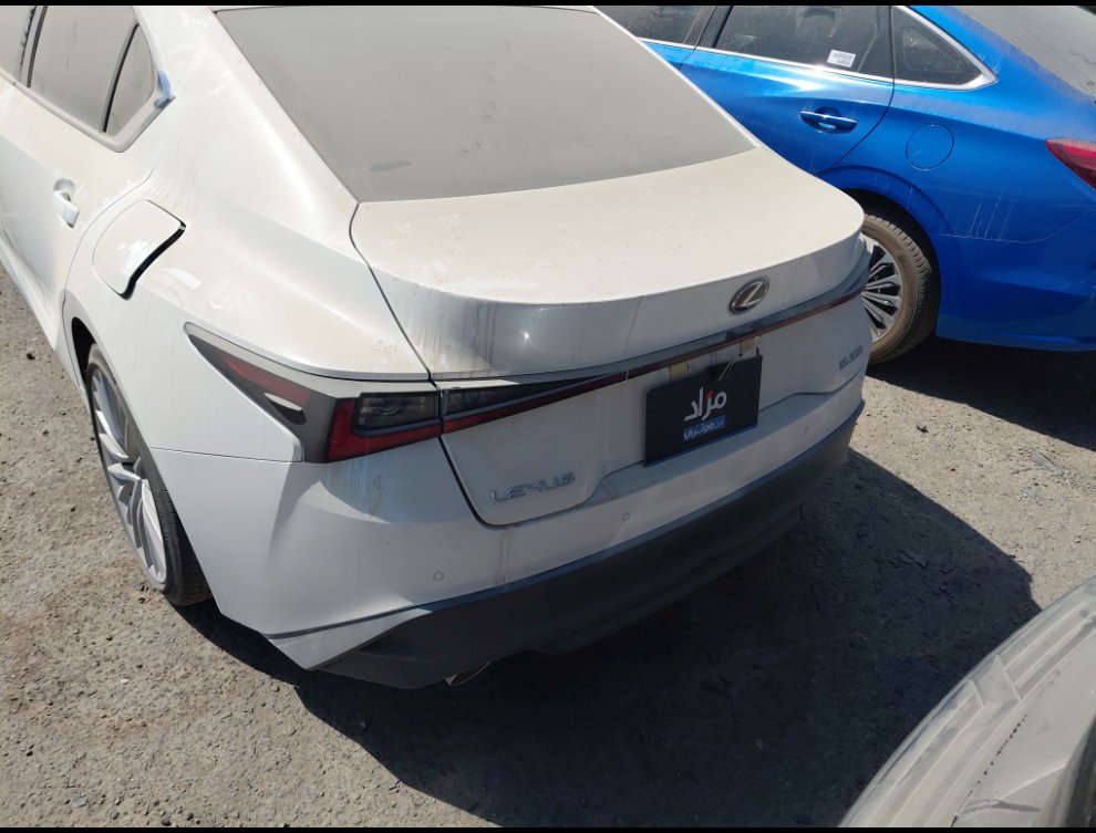 لكزس IS  2024 image