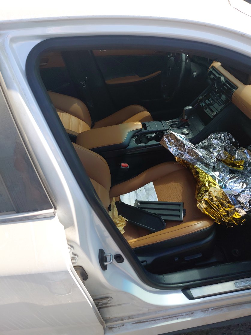 لكزس IS  2024 image