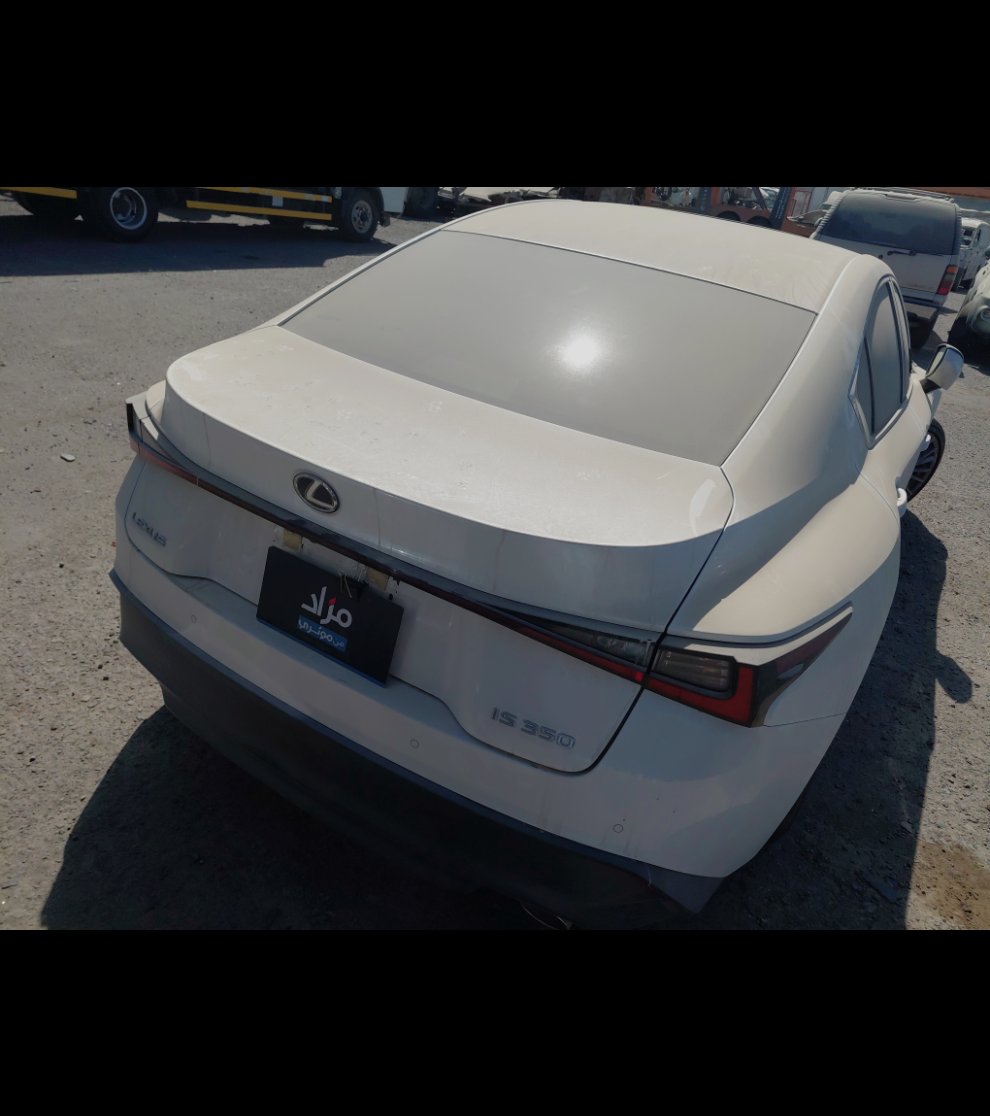 لكزس IS  2024 image