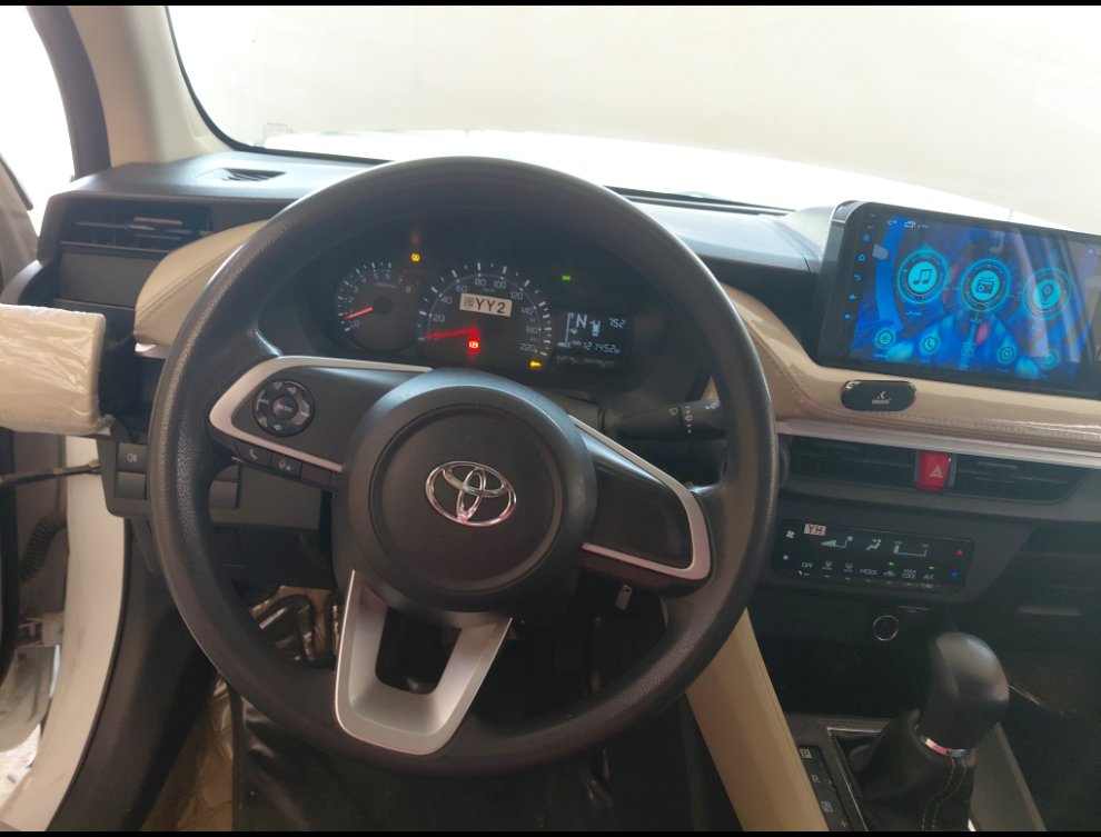 Toyota Yaris Y 2023 image