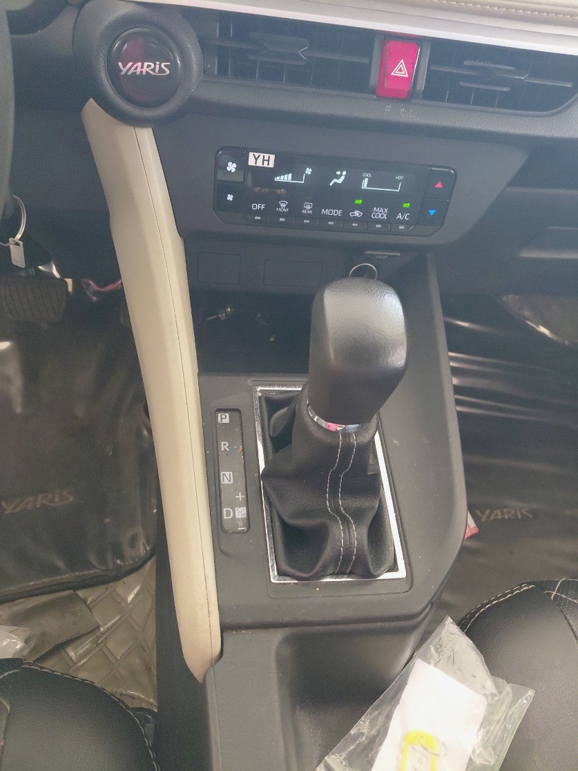 Toyota Yaris Y 2023 image