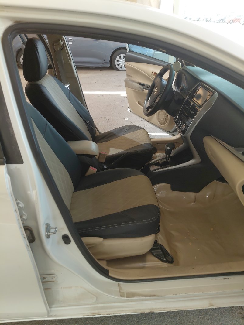 Toyota Yaris Y  2020 image