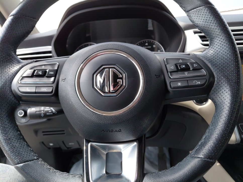 إم جي 5 LUX 2023 image