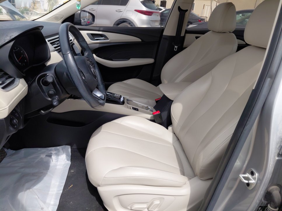 إم جي 5 LUX 2023 image