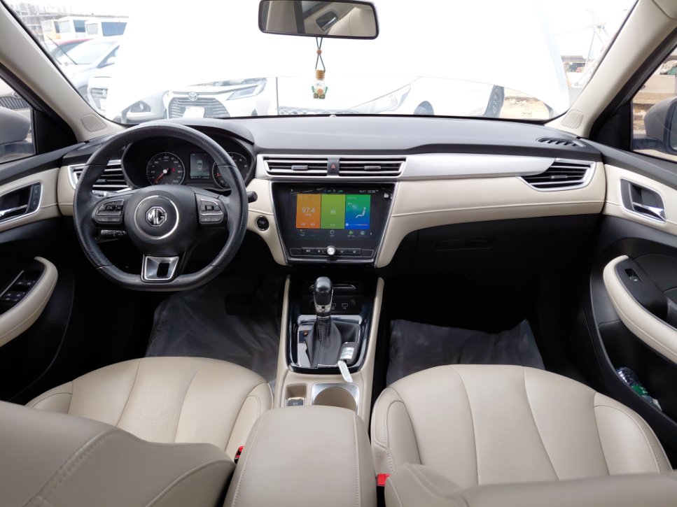 إم جي 5 LUX 2023 image