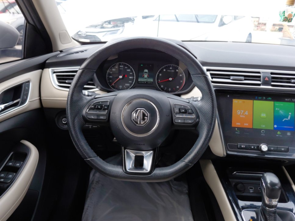 إم جي 5 LUX 2023 image