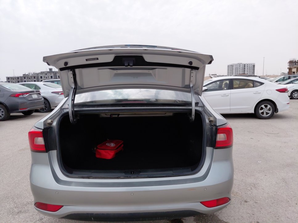 إم جي 5 LUX 2023 image