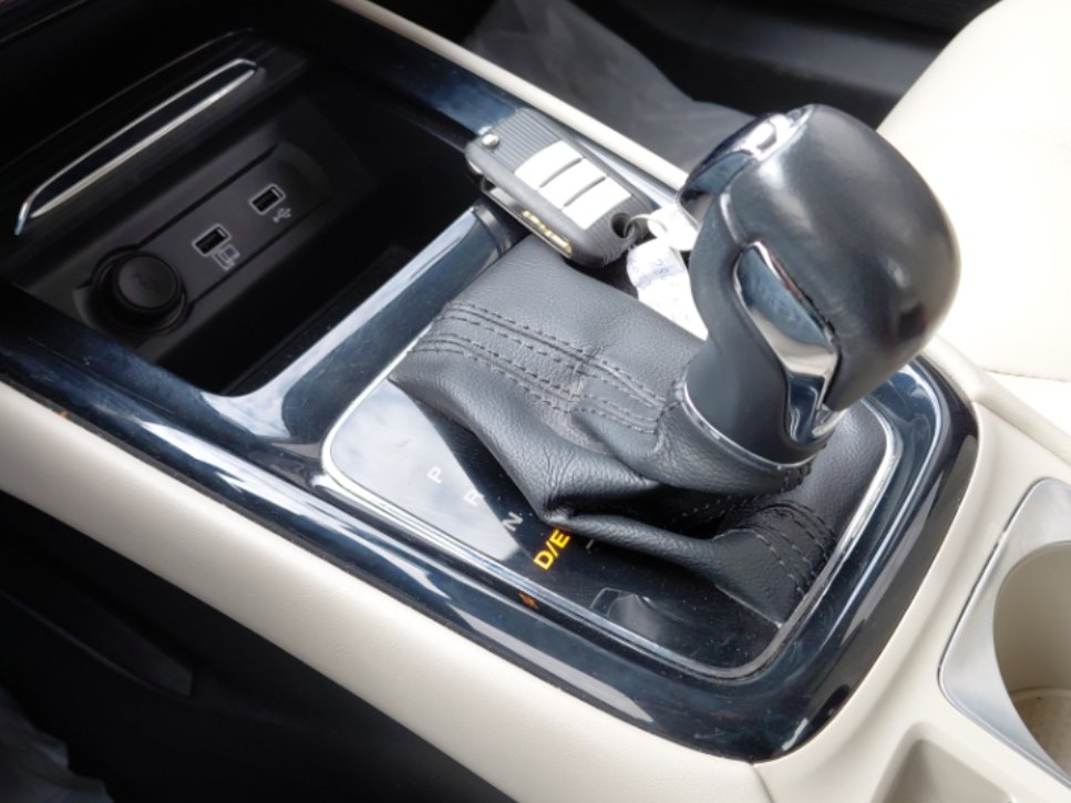 إم جي 5 LUX 2023 image