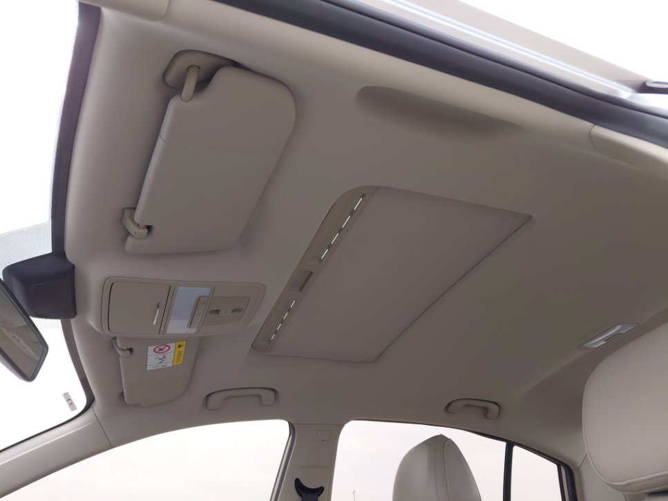 إم جي 5 LUX 2023 image