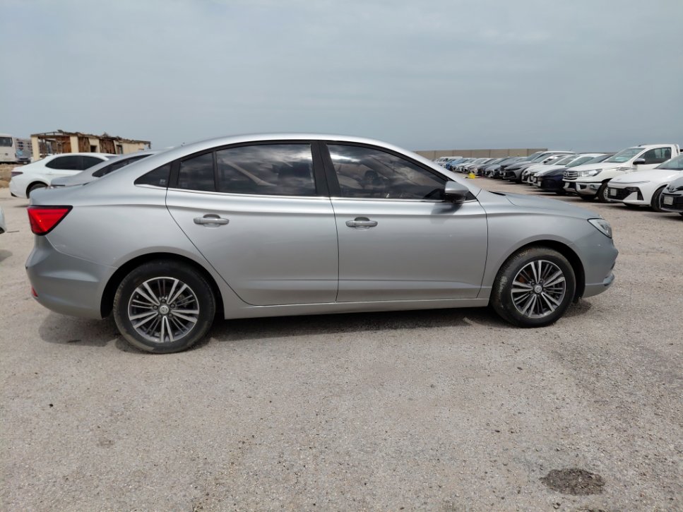 إم جي 5 LUX 2023 image