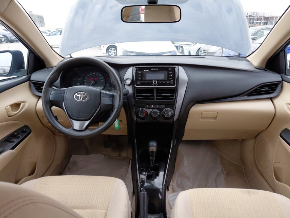 تويوتا يارس Y 2022 image