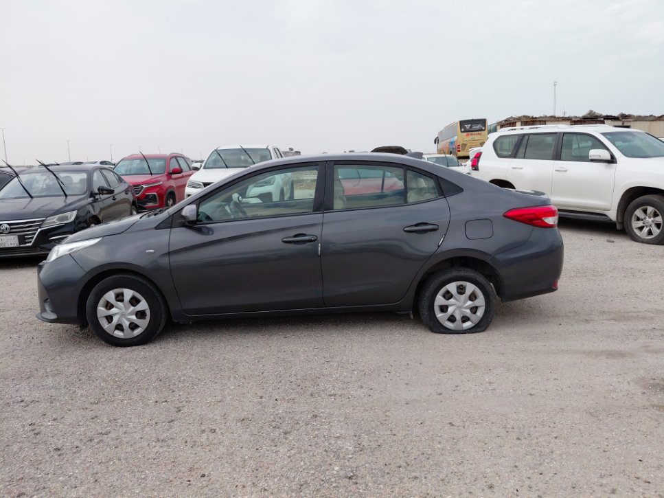 تويوتا يارس Y 2022 image