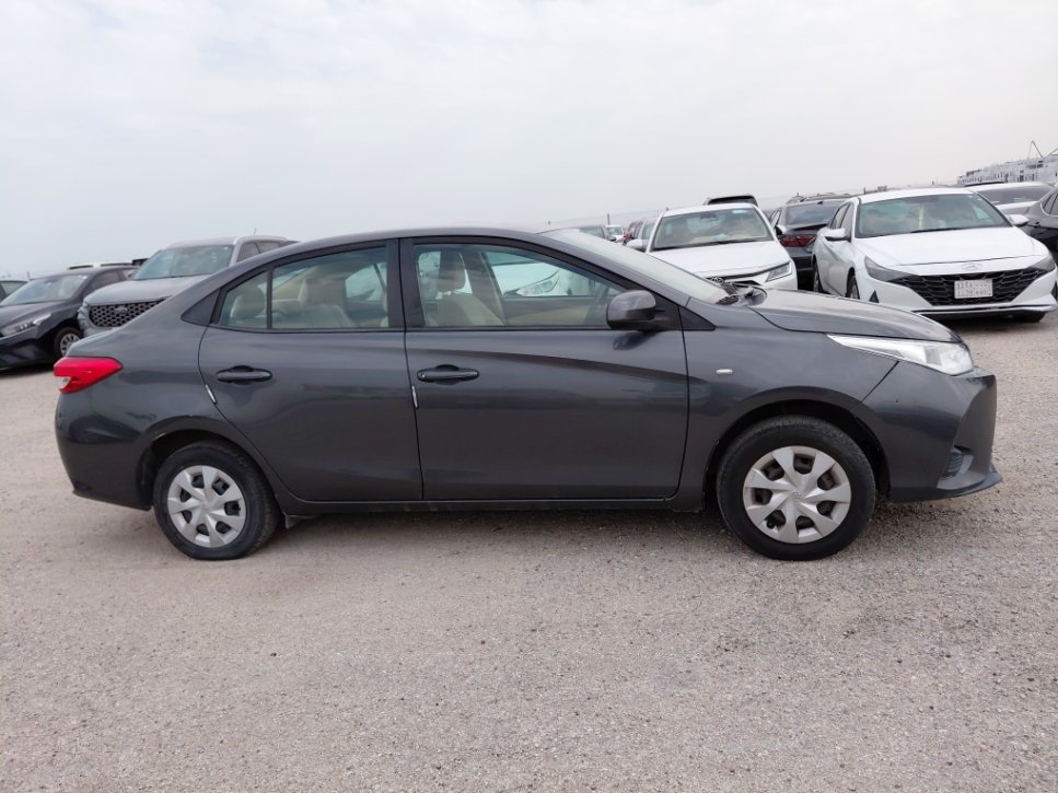 تويوتا يارس Y 2022 image