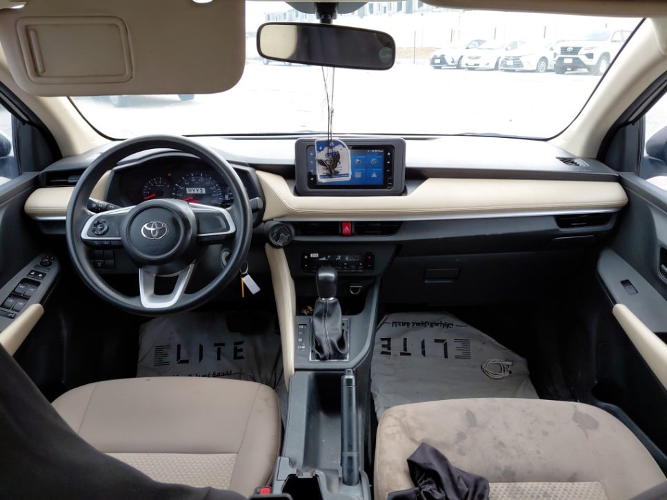 Toyota Yaris Y 2023 image