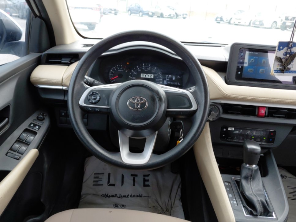 Toyota Yaris Y 2023 image