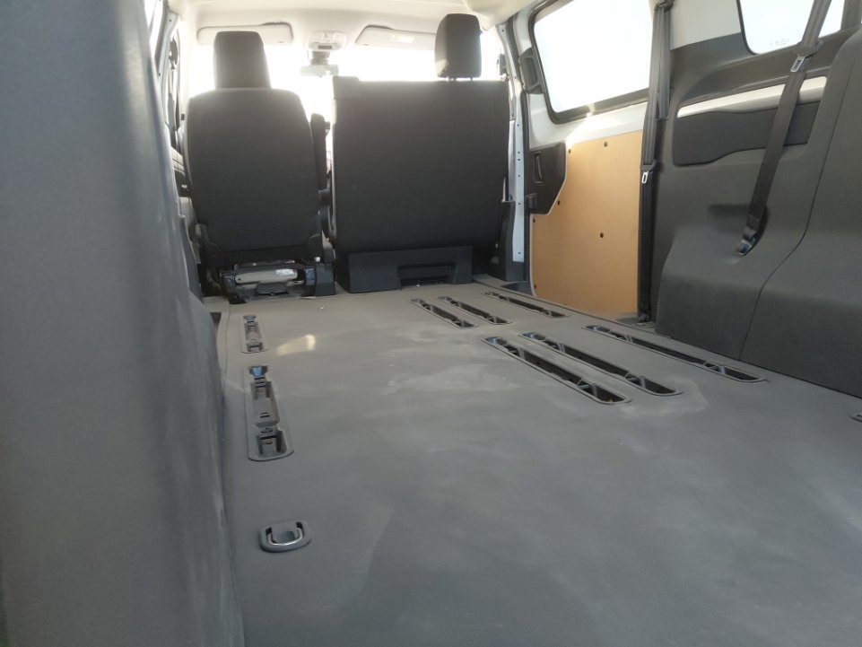 بيجو اكسبرت فان  2024 image