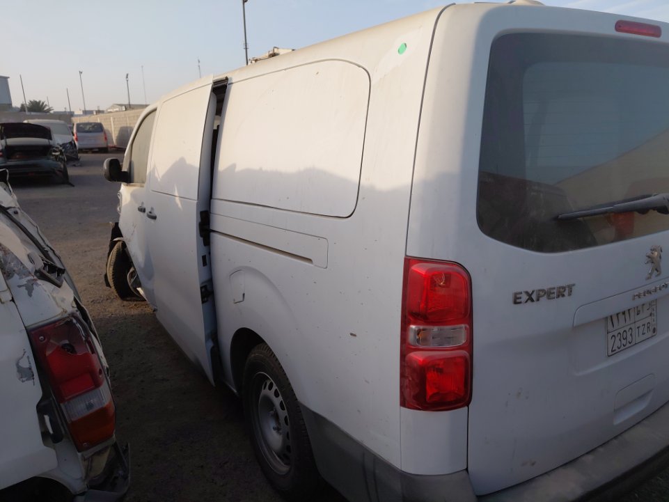 بيجو اكسبرت فان  2024 image