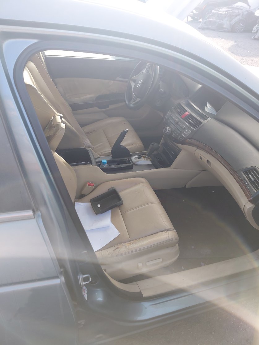 هوندا أكورد كروستور   2011 image