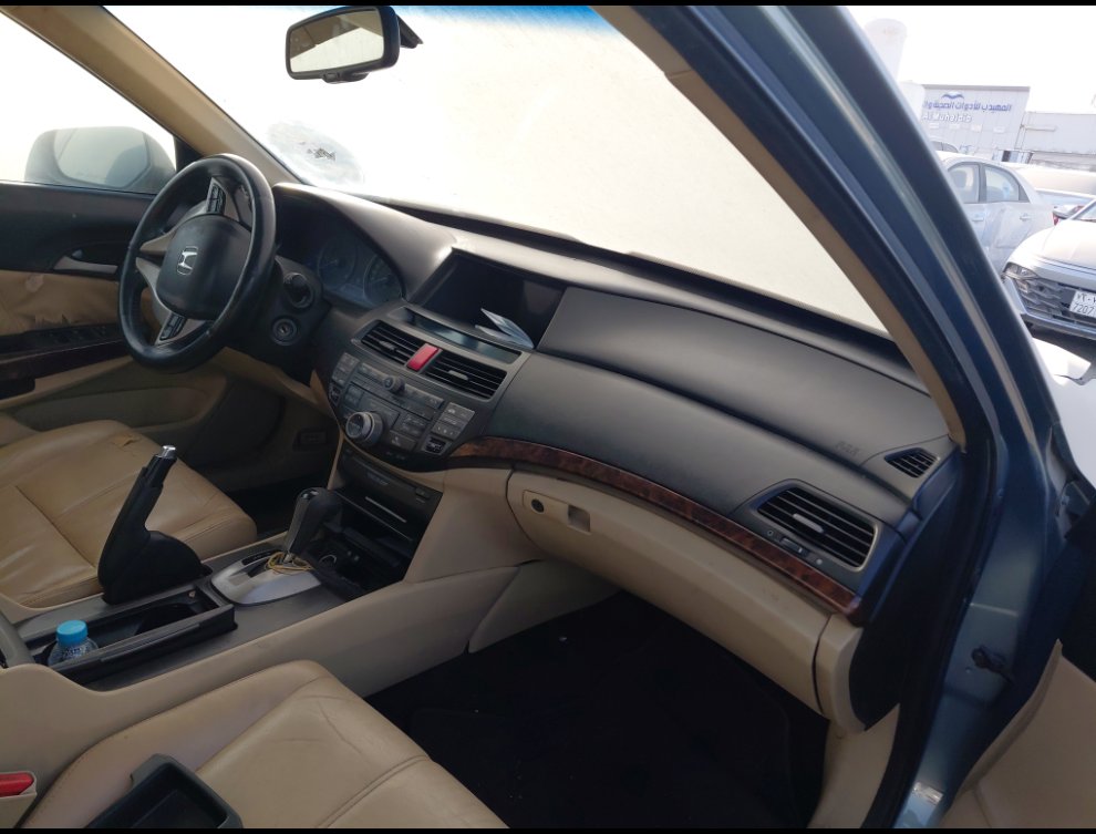 هوندا أكورد كروستور   2011 image