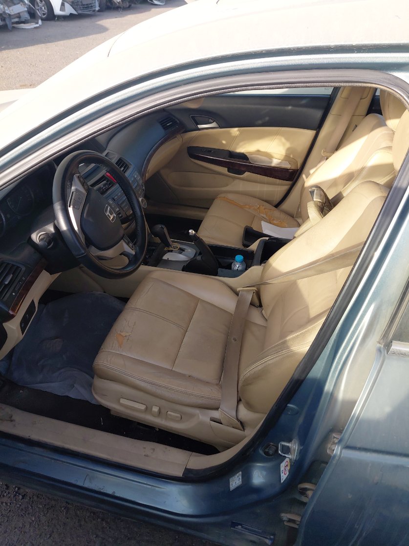 هوندا أكورد كروستور   2011 image