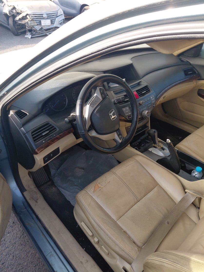 هوندا أكورد كروستور   2011 image