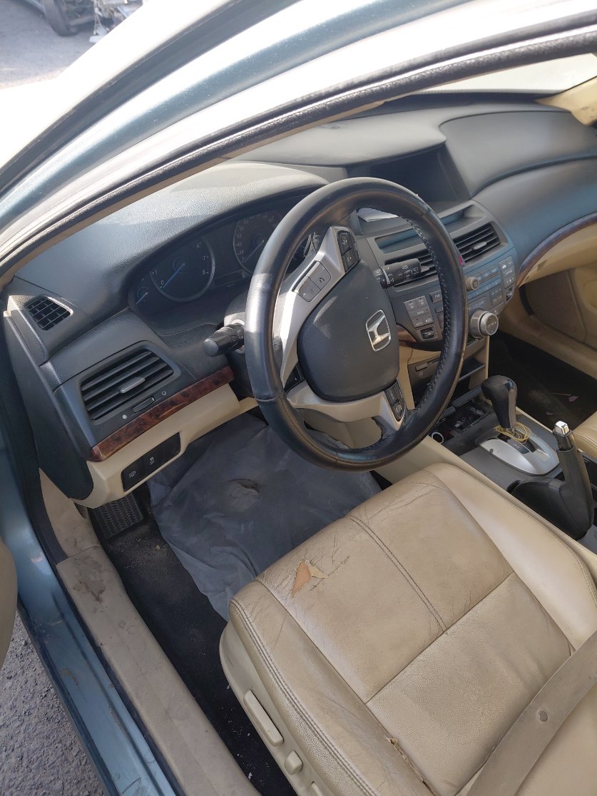 هوندا أكورد كروستور   2011 image