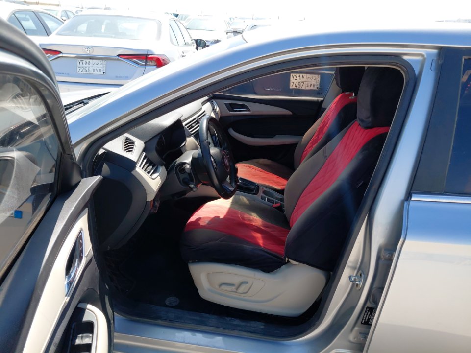 إم جي 5 لوكس 2023 image