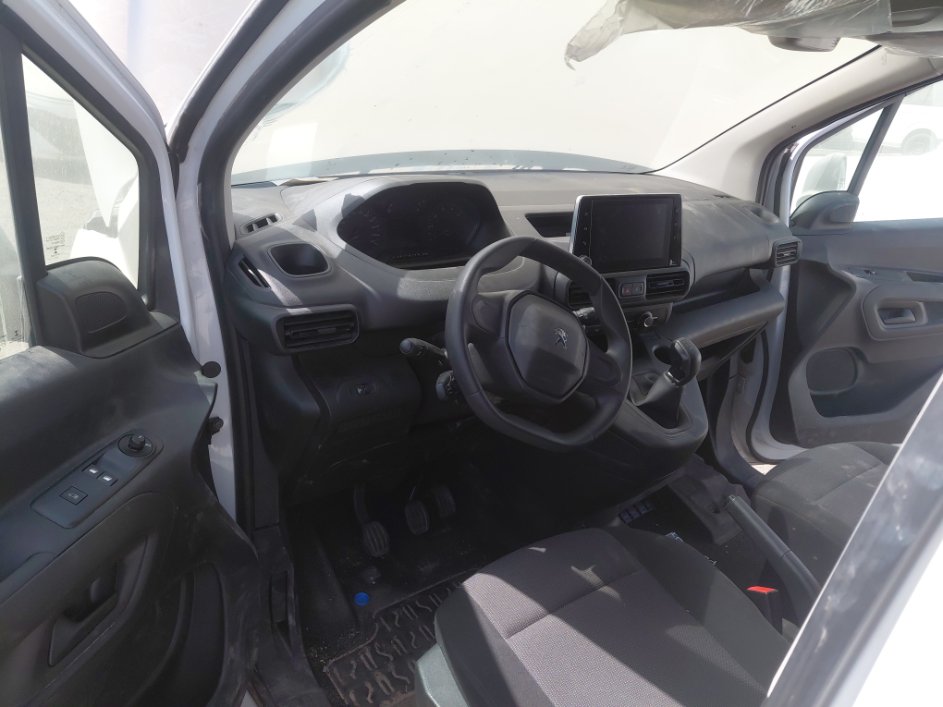 بيجو اكسبرت فان  2023 image