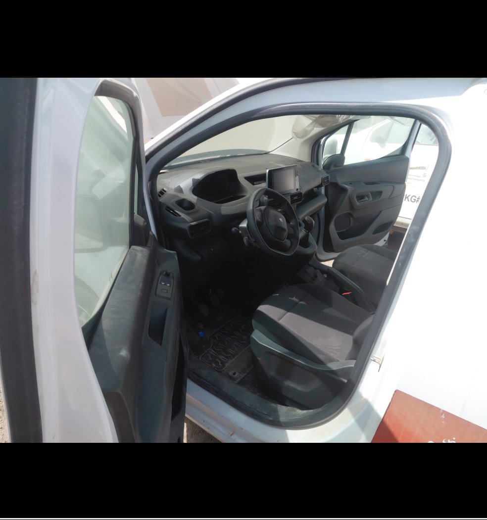 بيجو اكسبرت فان  2023 image