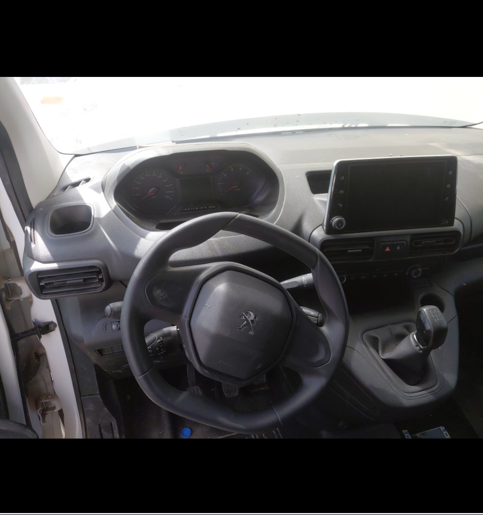 بيجو اكسبرت فان  2023 image