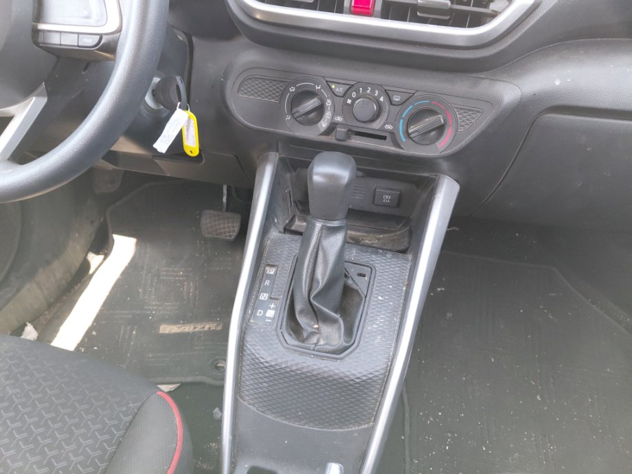 Toyota RAIZE XLE  2024 image