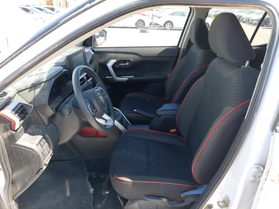 Toyota RAIZE XLE  2024 image