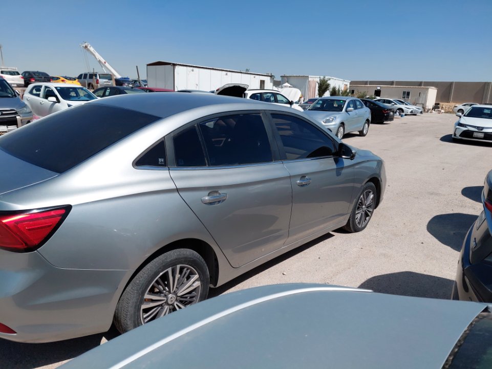 إم جي 5 لوكس 2023 image