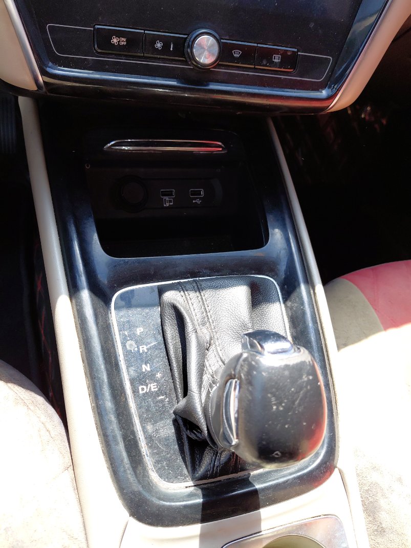 إم جي 5 لوكس 2023 image