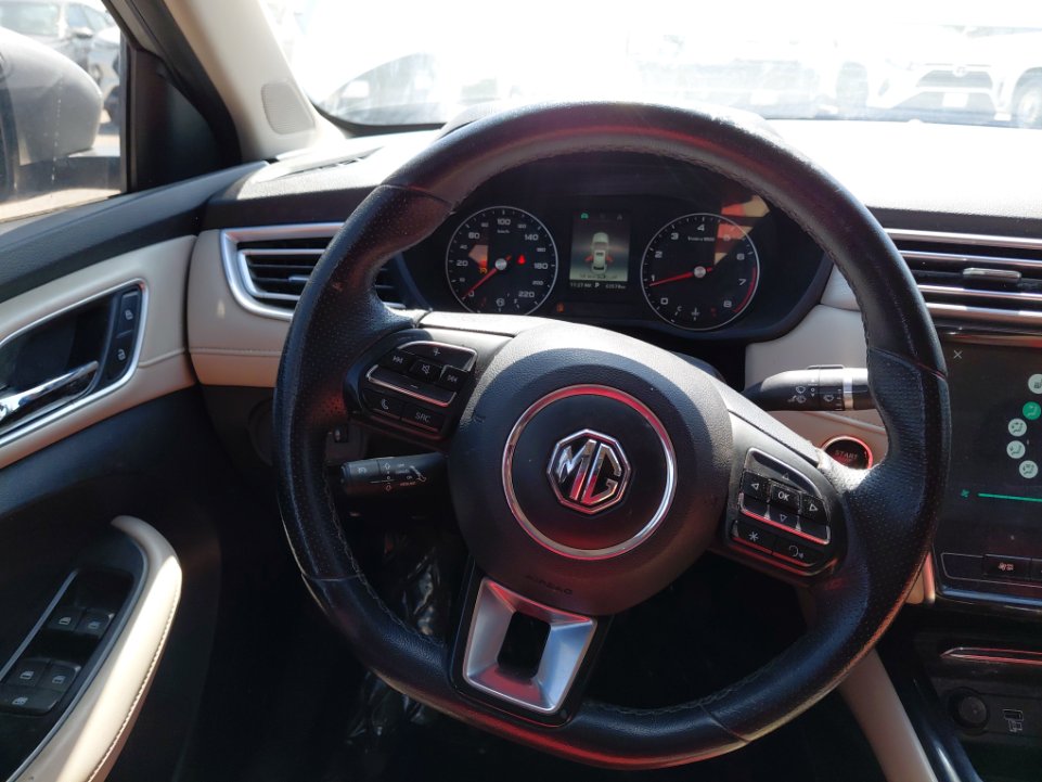 إم جي 5 لوكس 2023 image